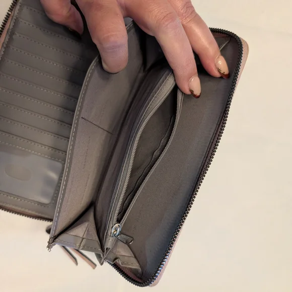 Kate Spade Black Saffiano Leather Wristlet & Assorted Wallet bundle - Picture 16 of 16